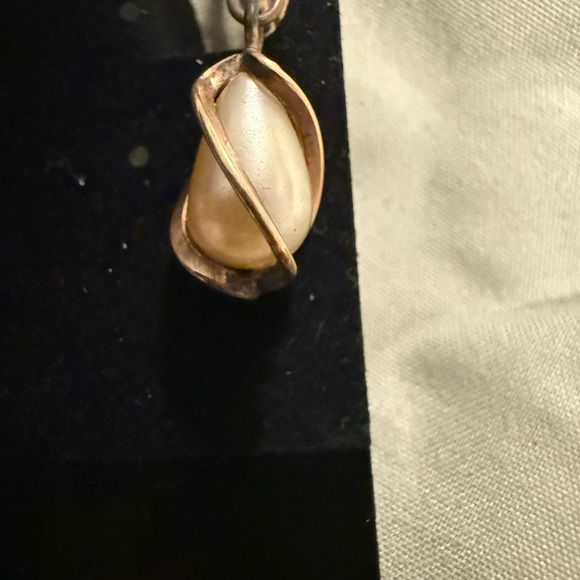 Vintage AC 12k vintage Oval Pearl clip / screw on Earrings Eclectic Grandpa - Picture 3 of 3